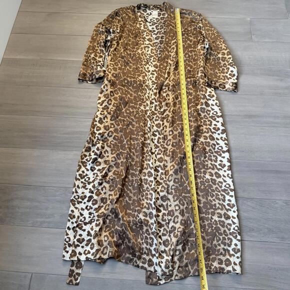 Neiman Marcus 100% Silk Leopard Print Robe - Picture 6 of 8